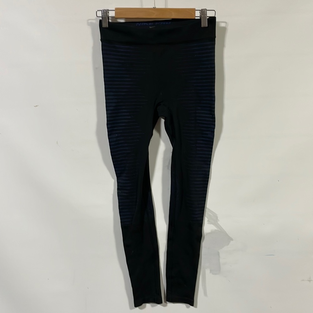 Nike pro hyperwarm athletic leggings